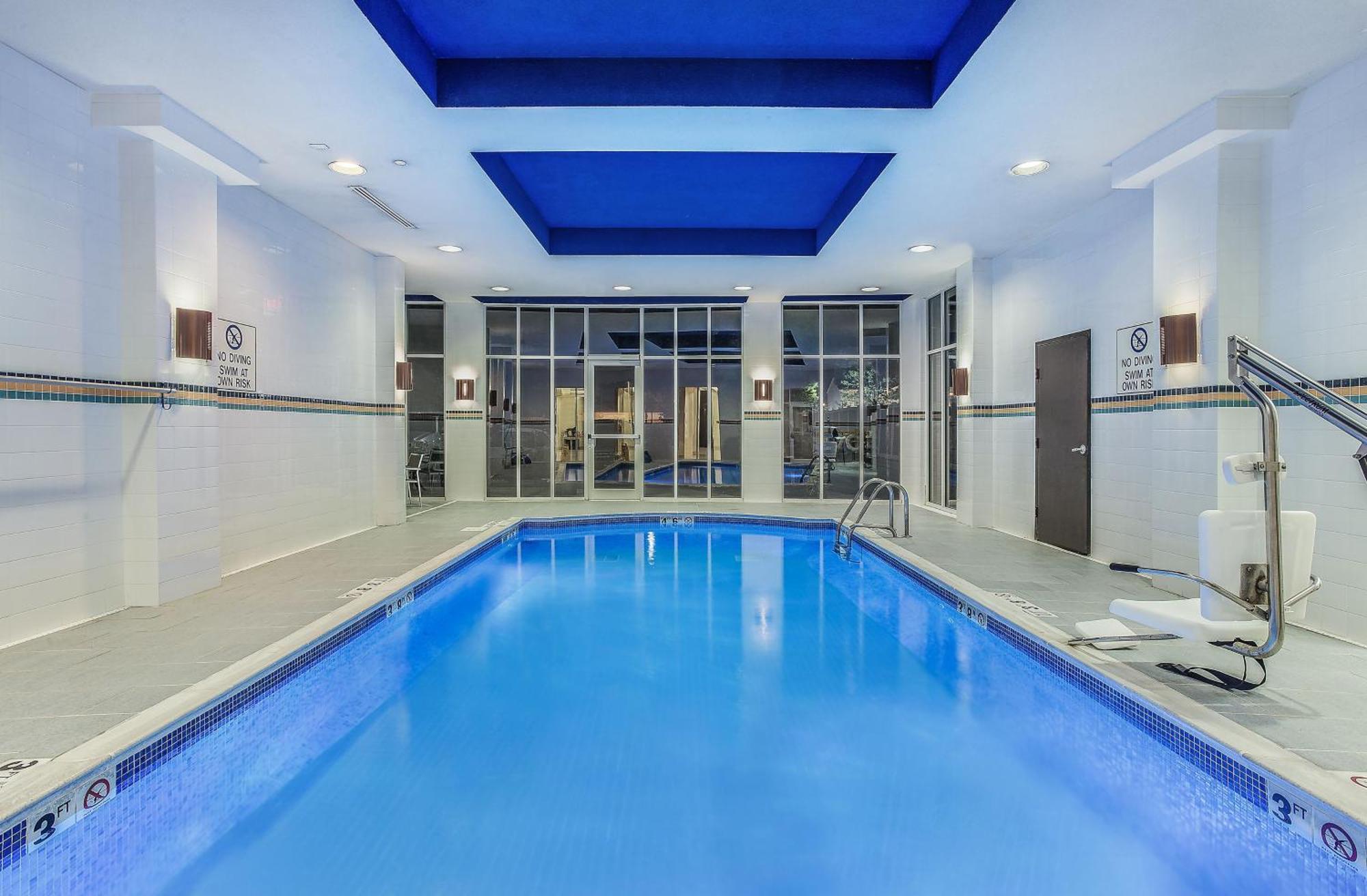Holiday Inn Louisville Airport - Fair/Expo By Ihg Exterior photo