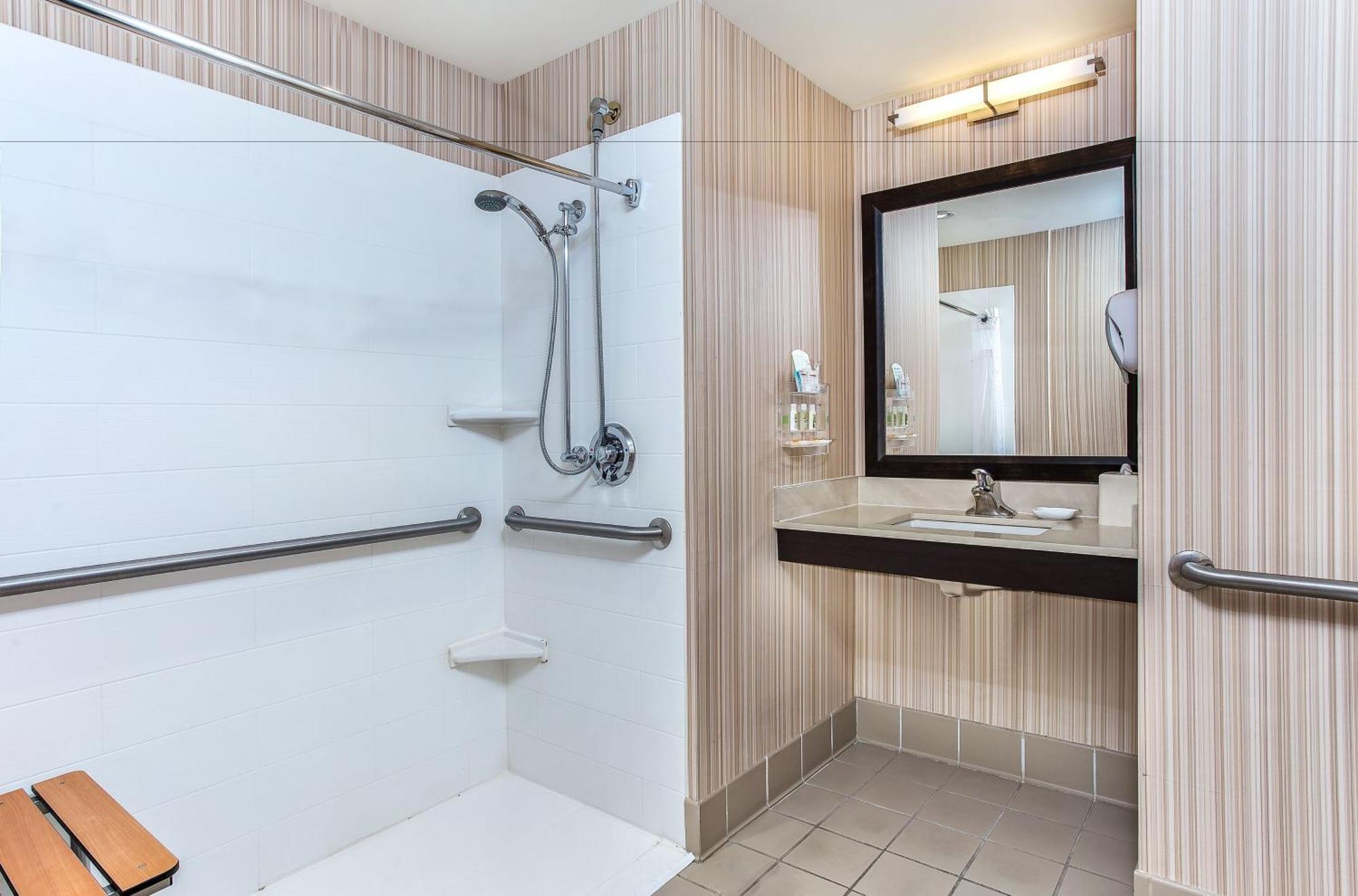 Holiday Inn Louisville Airport - Fair/Expo By Ihg Exterior photo